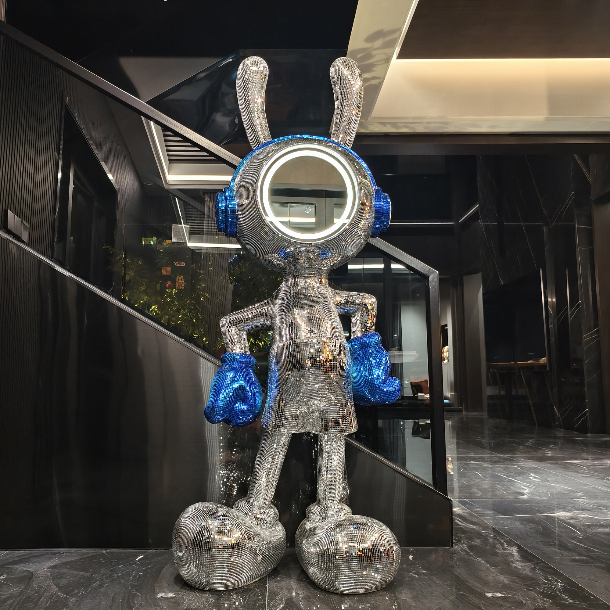 Space Rabbit Mickey Floor Stan – обзор и цена Lighting Decor Company