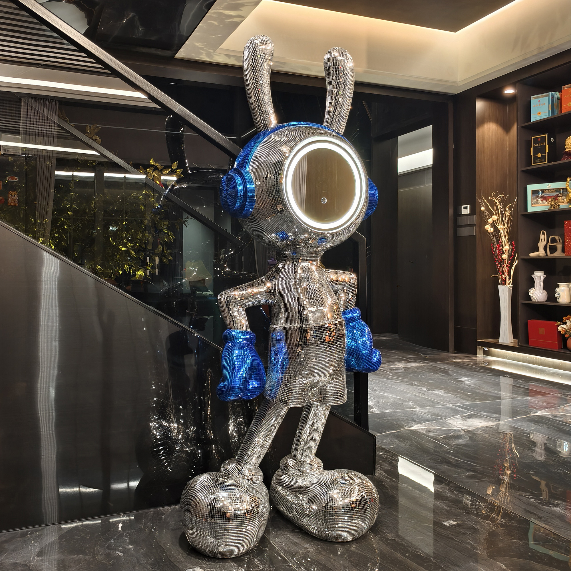Space Rabbit Mickey Floor Stan – обзор и цена Lighting Decor Company