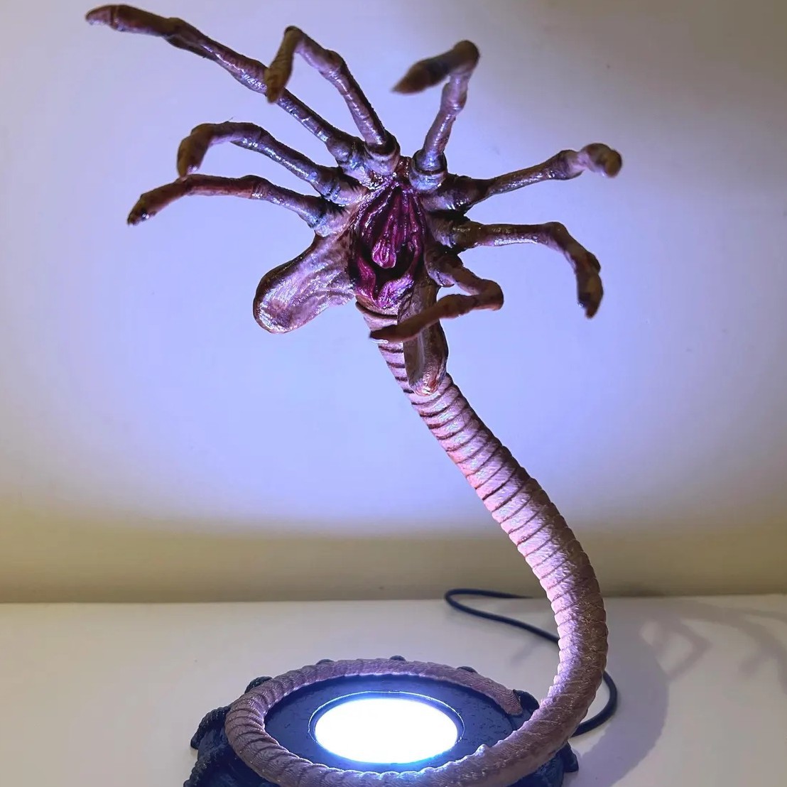 Alien Facehugger Lamp Nightlig – обзор и цена Lighting Decor Items